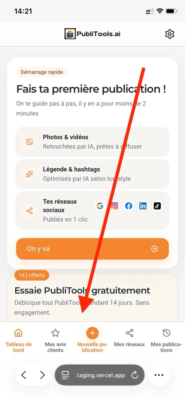 Tableau de bord PubliTools : une flèche indique de faire défiler vers l’offre d’essai